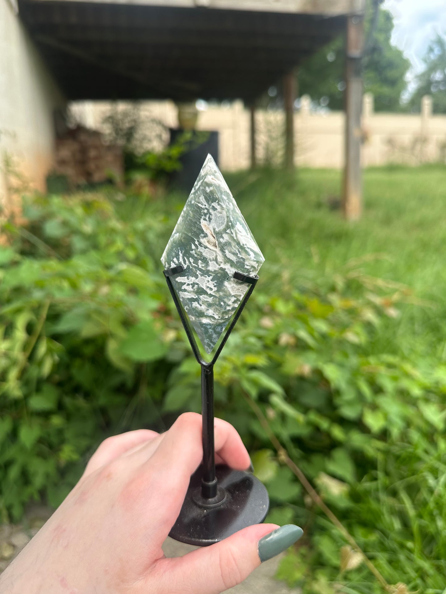 Moss Agate Diamond + stand