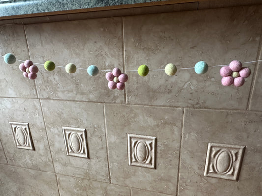 Wool Daisy 5ft Spring Garland