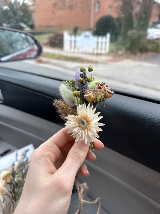 Frosty Dried Mini Bouquet
