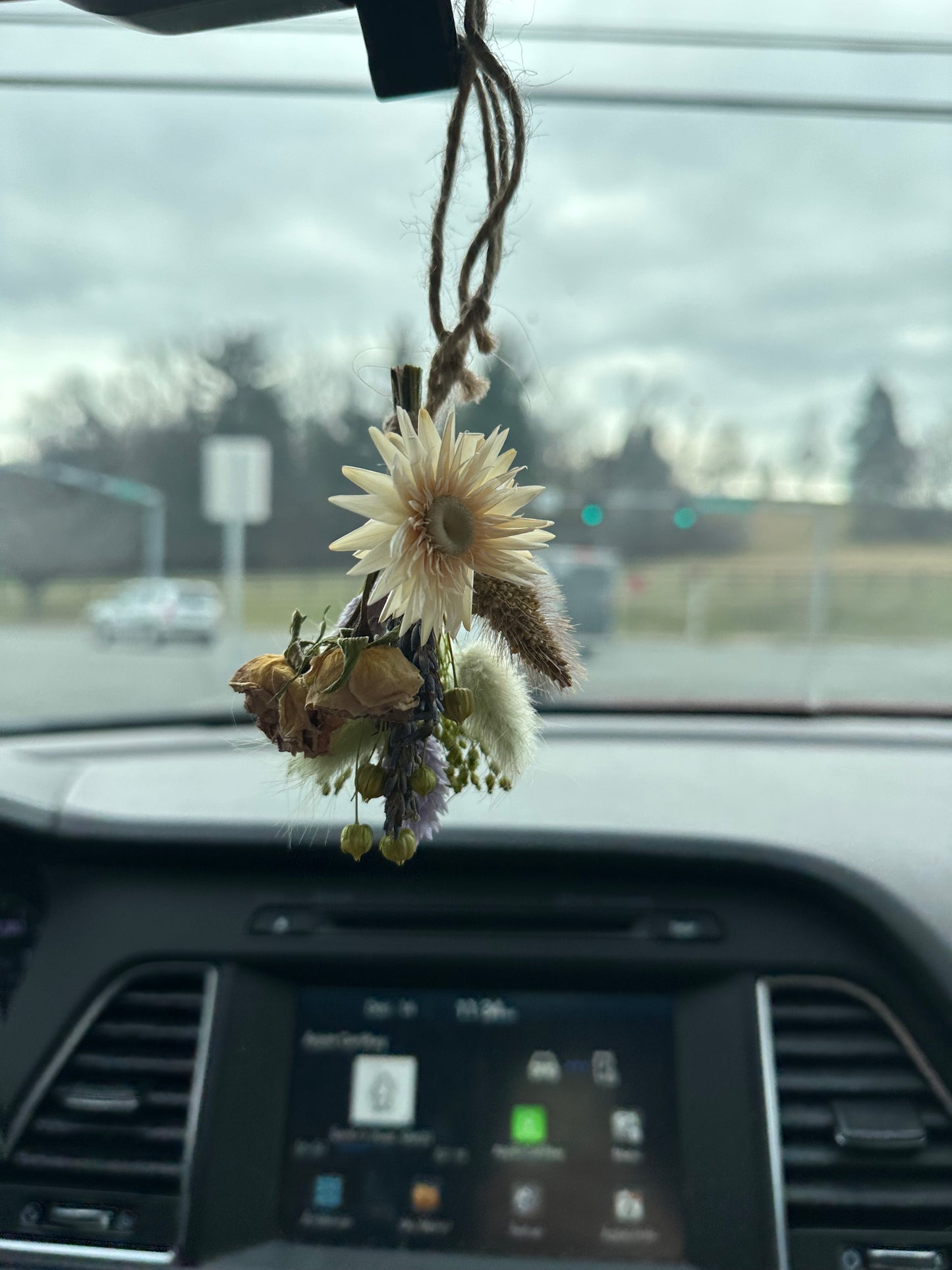 Frosty Dried Mini Bouquet