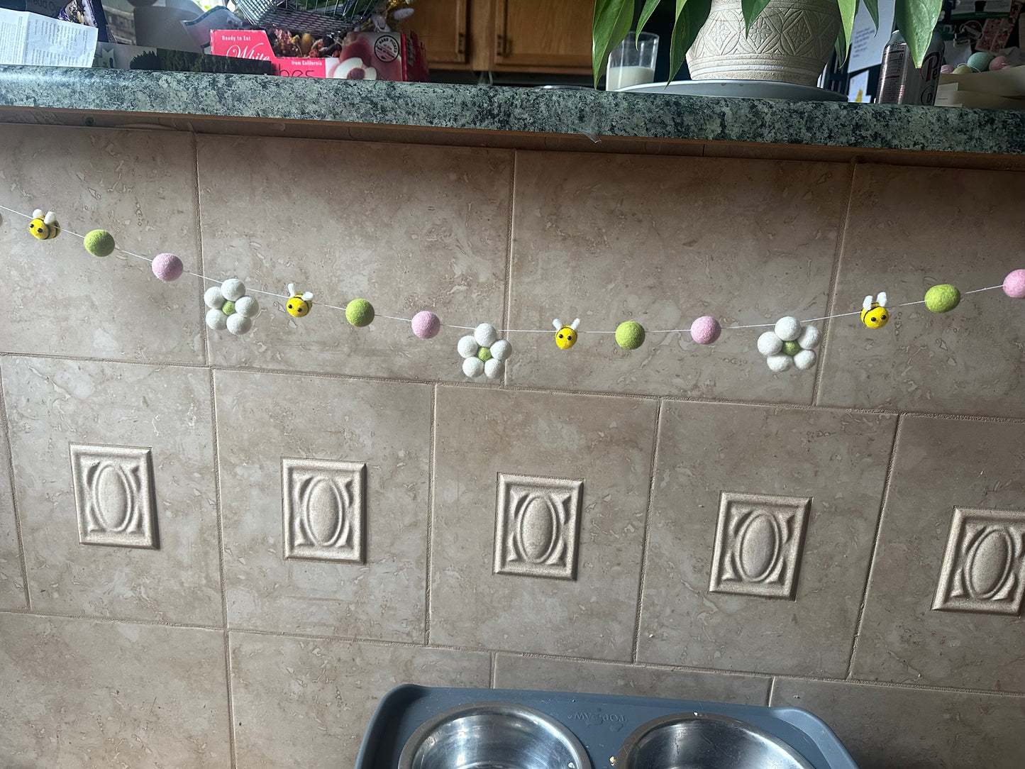 Wool Daisy & Bee 5ft Spring Garland