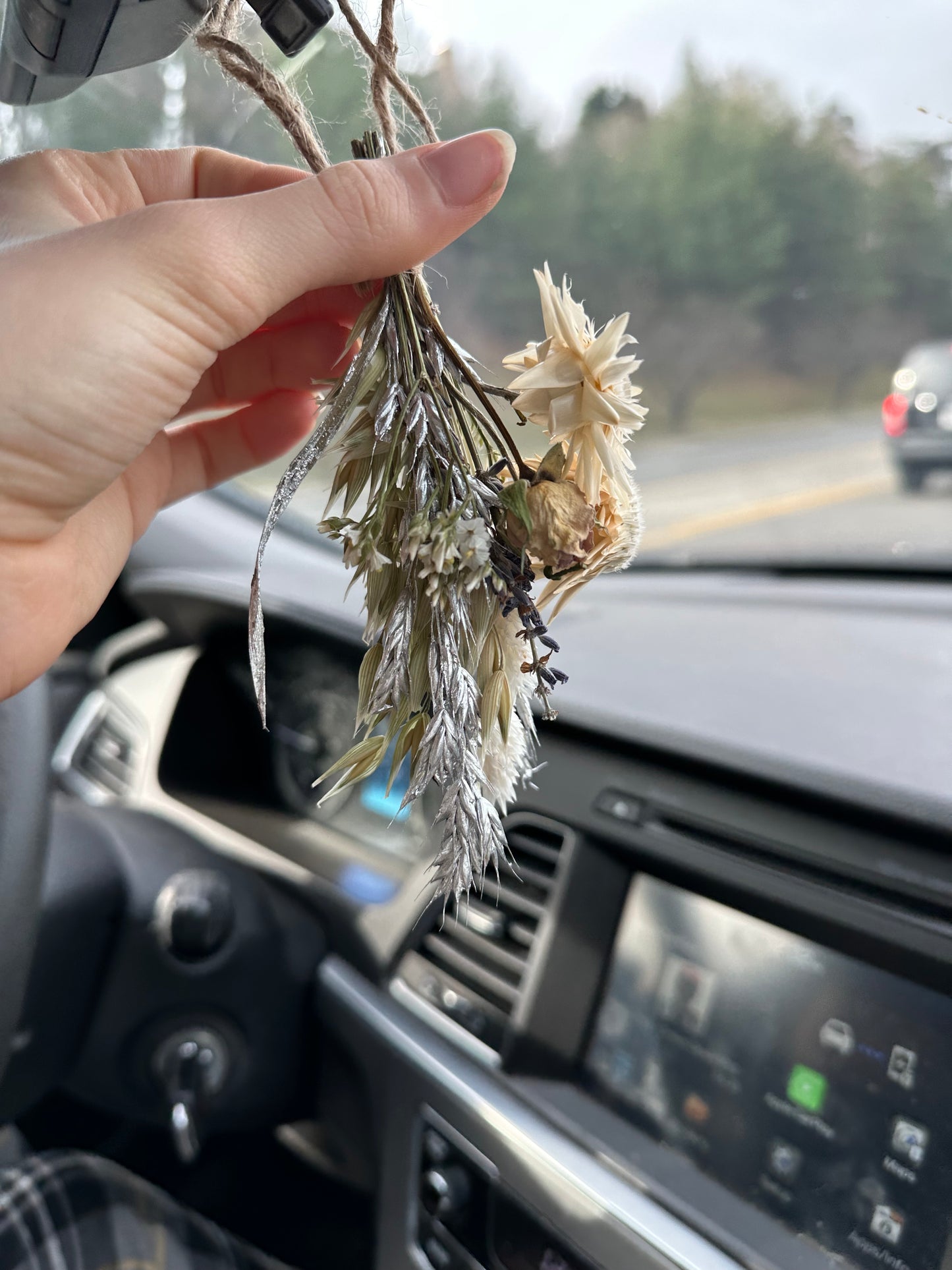 Winter Wonderland dried mini bouquet