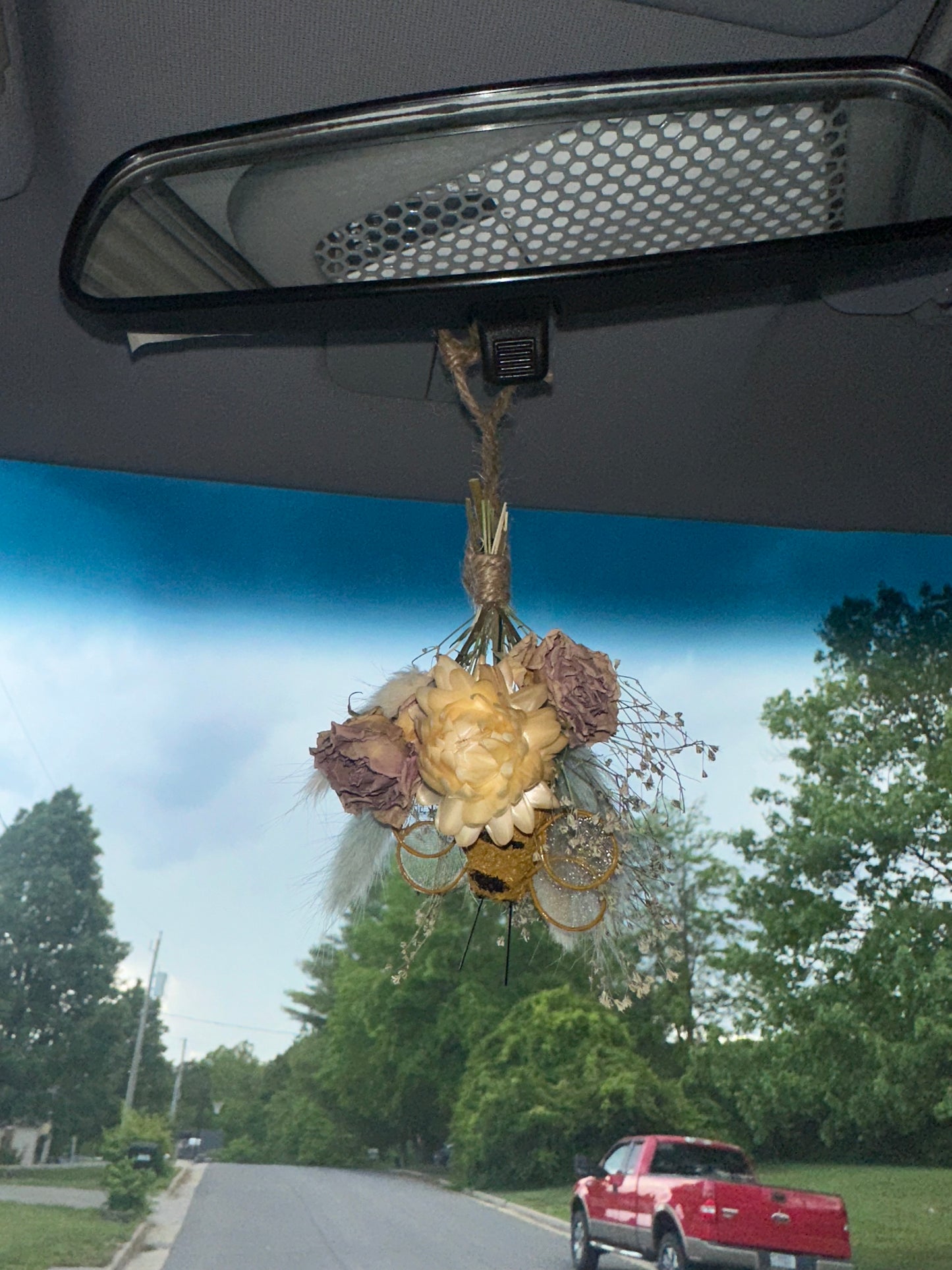 Sky Blue Dried Flower Mini Bouquet with bee