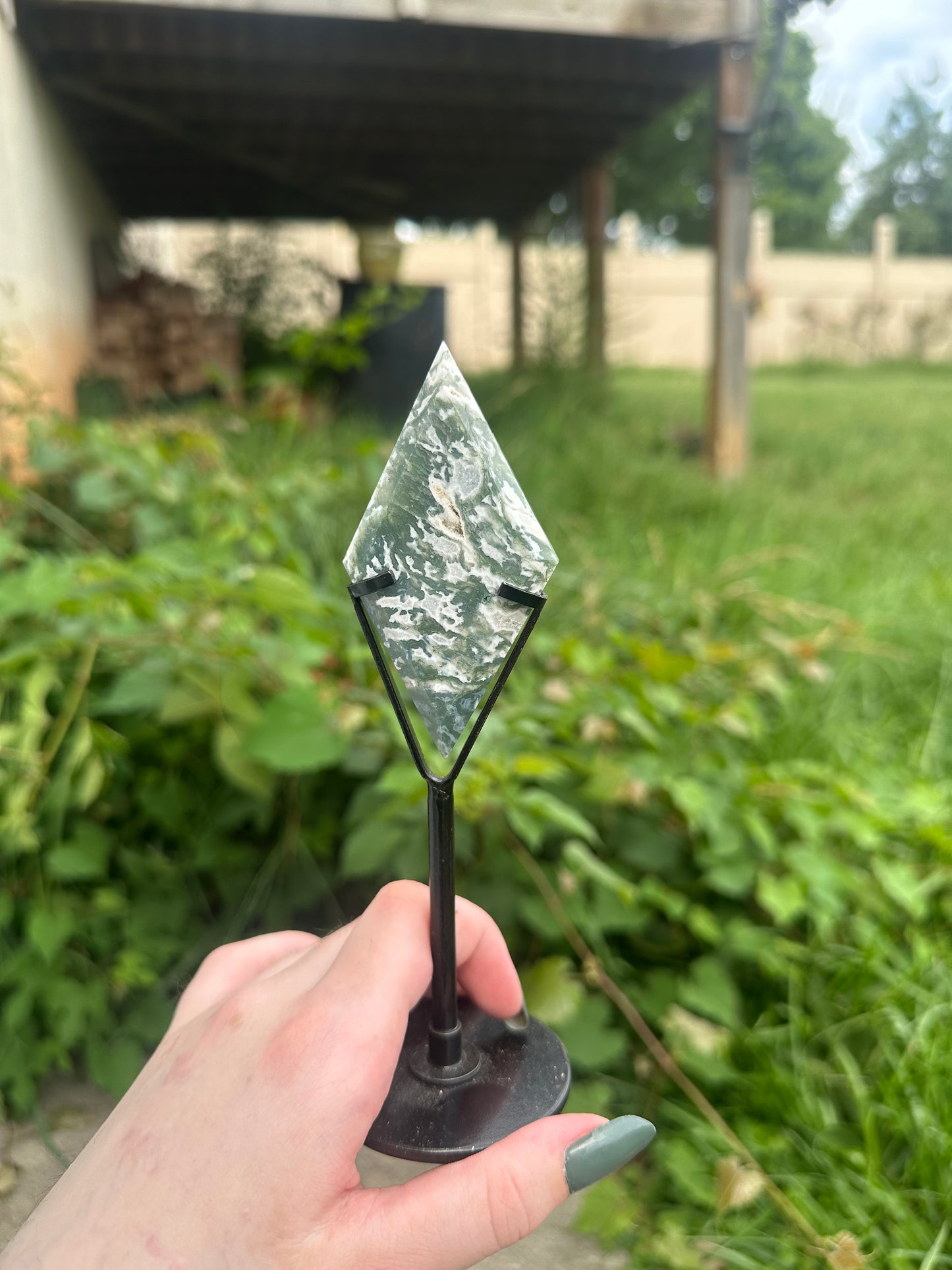Moss Agate Diamond + stand