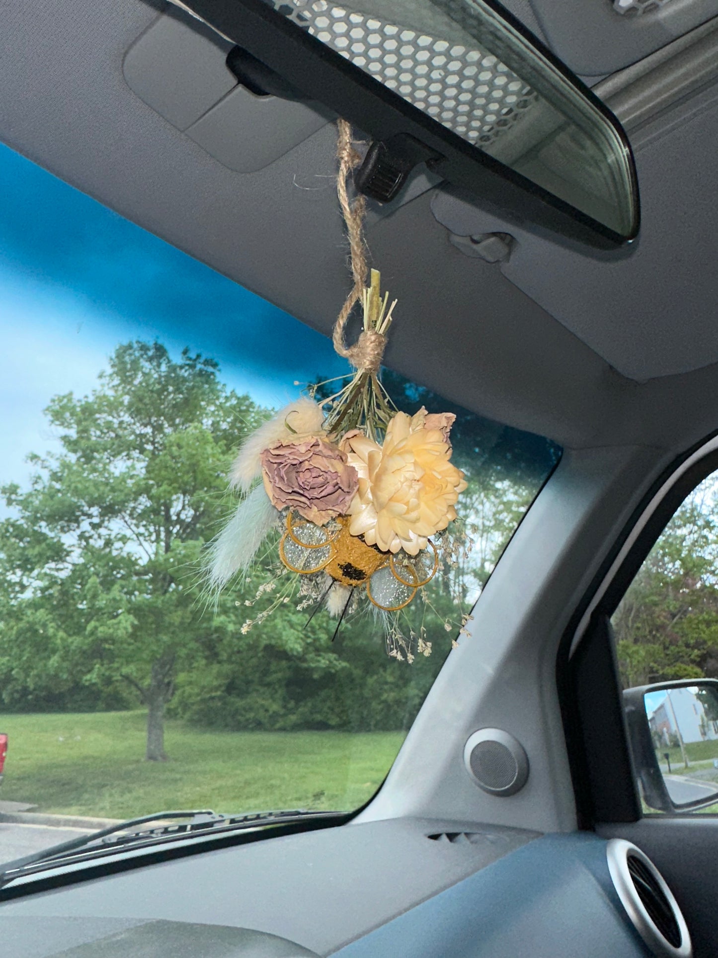 Sky Blue Dried Flower Mini Bouquet with bee
