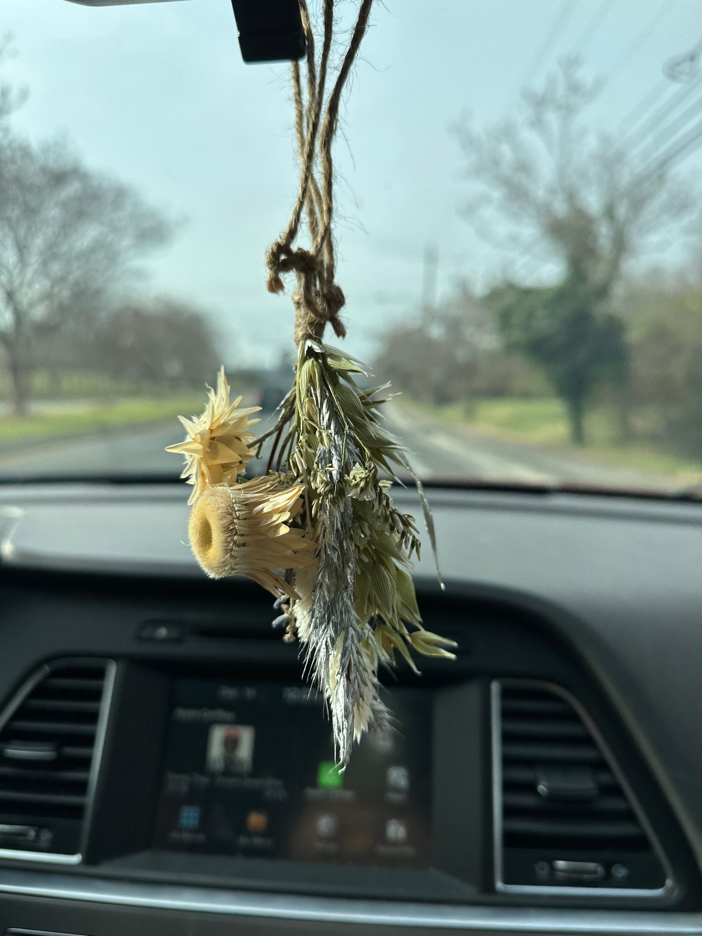 Winter Wonderland dried mini bouquet