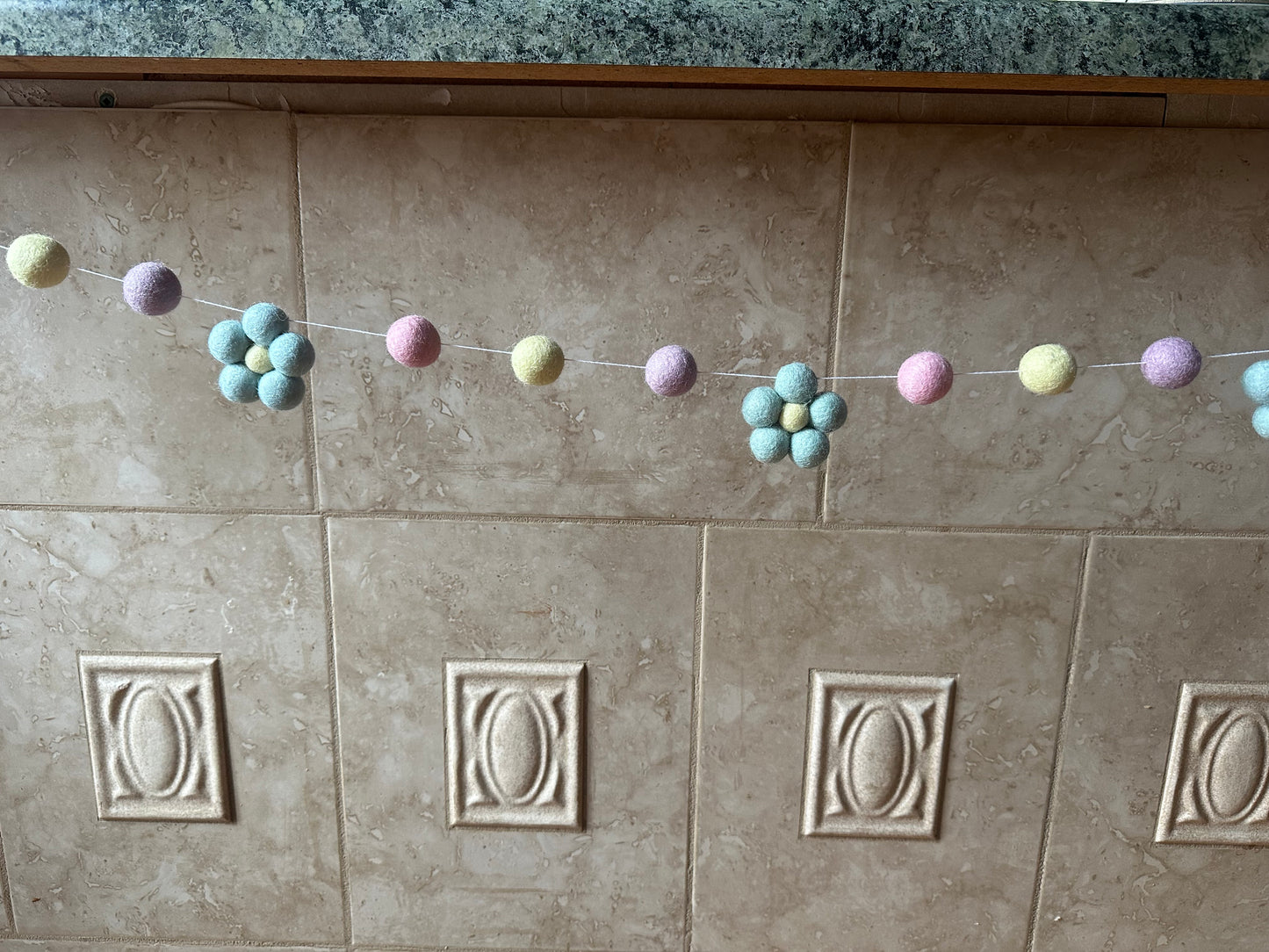 Wool Daisy 5ft Spring Garland