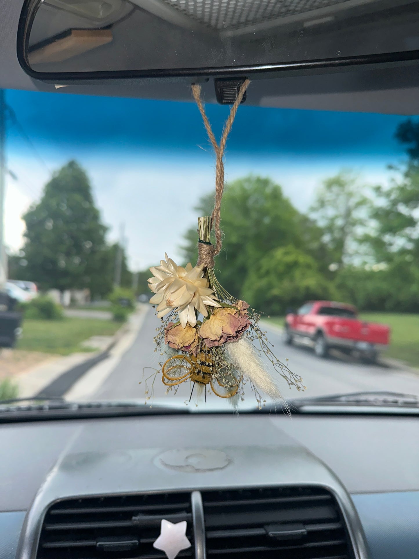 Sky Blue Dried Flower Mini Bouquet with bee