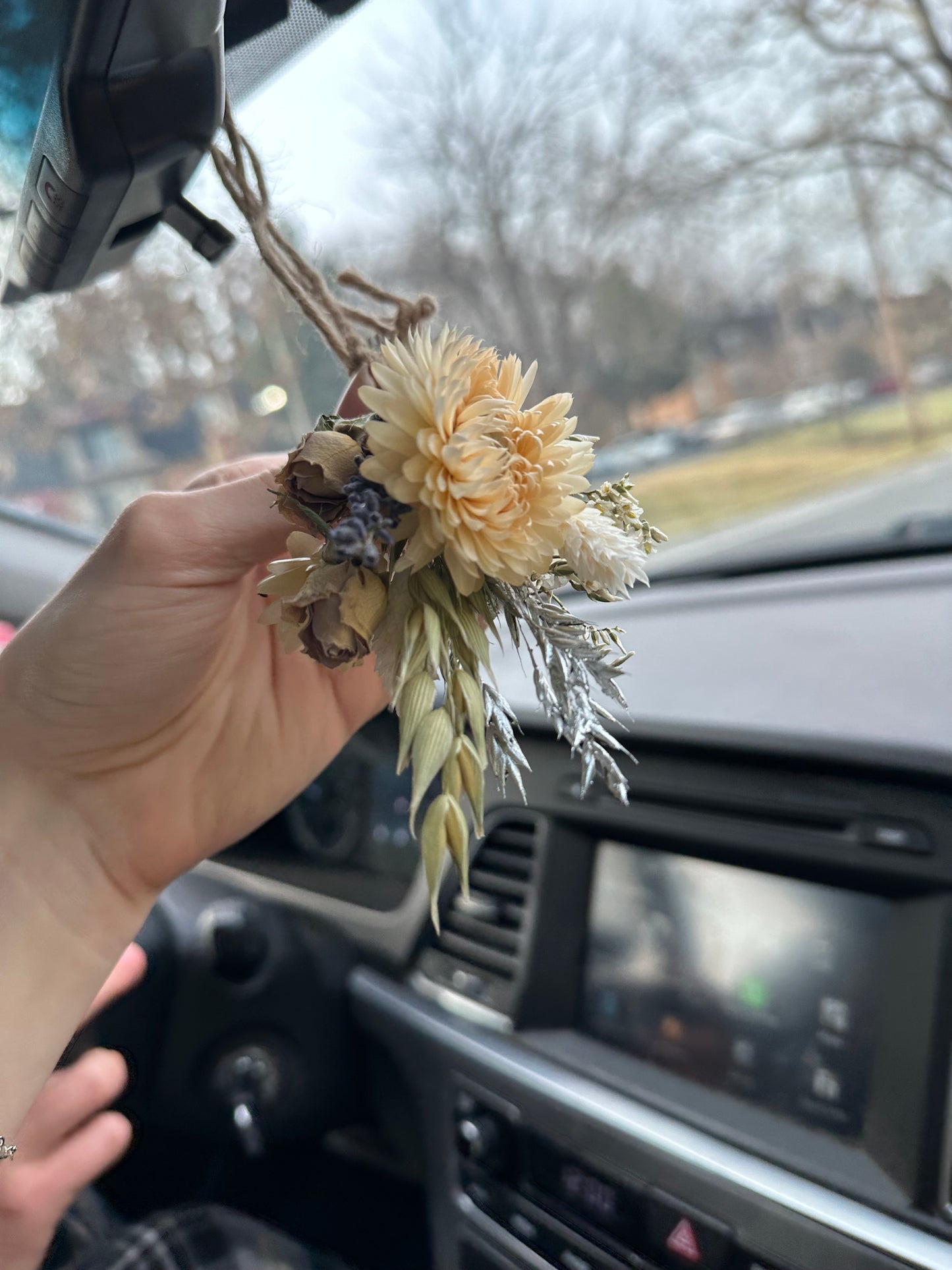 Winter Wonderland dried mini bouquet