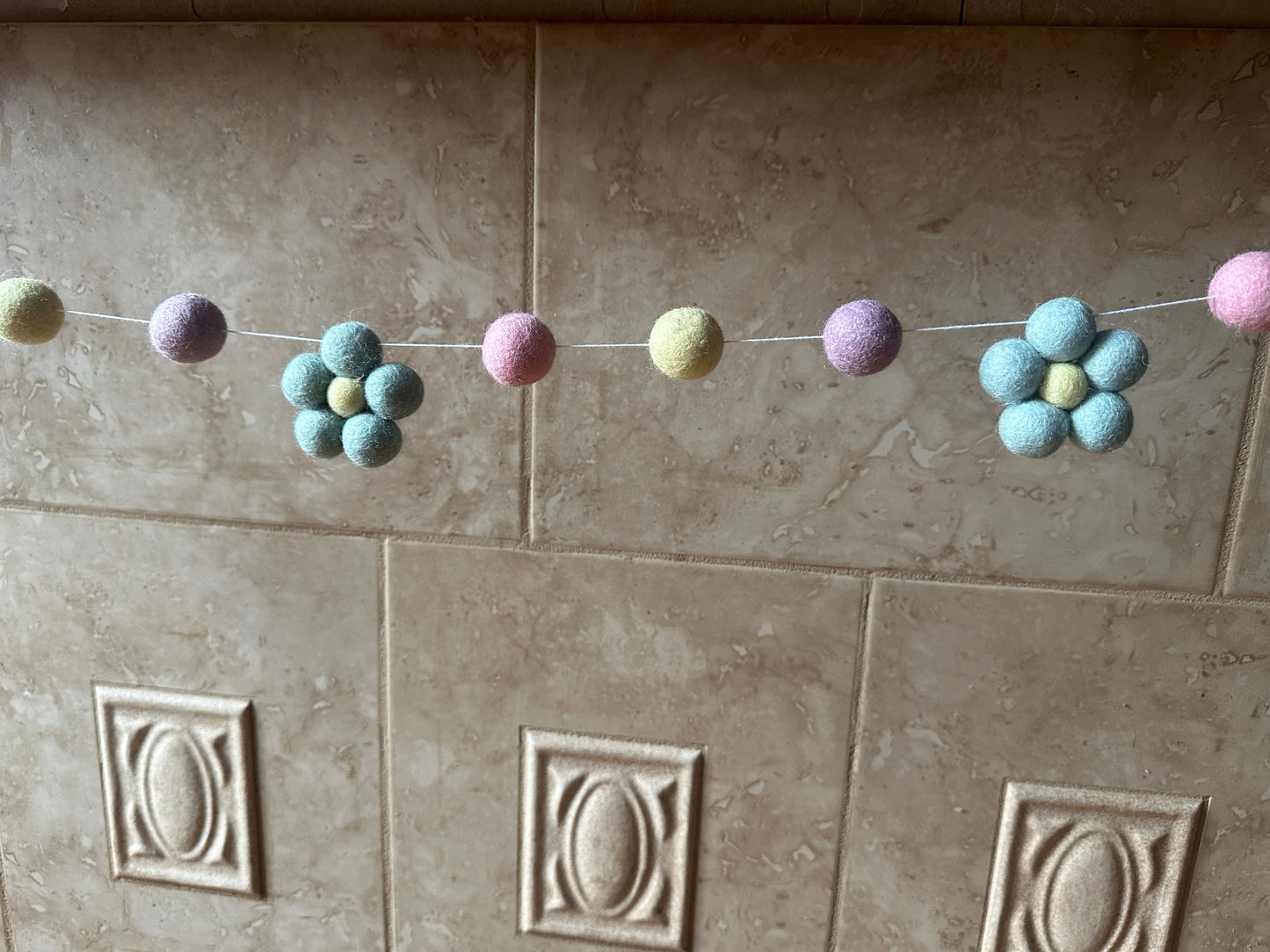 Wool Daisy 5ft Spring Garland