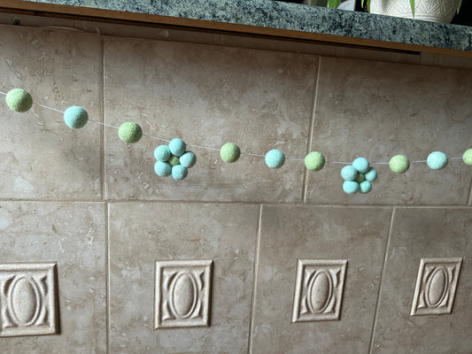 Wool Daisy 5ft Spring Garland